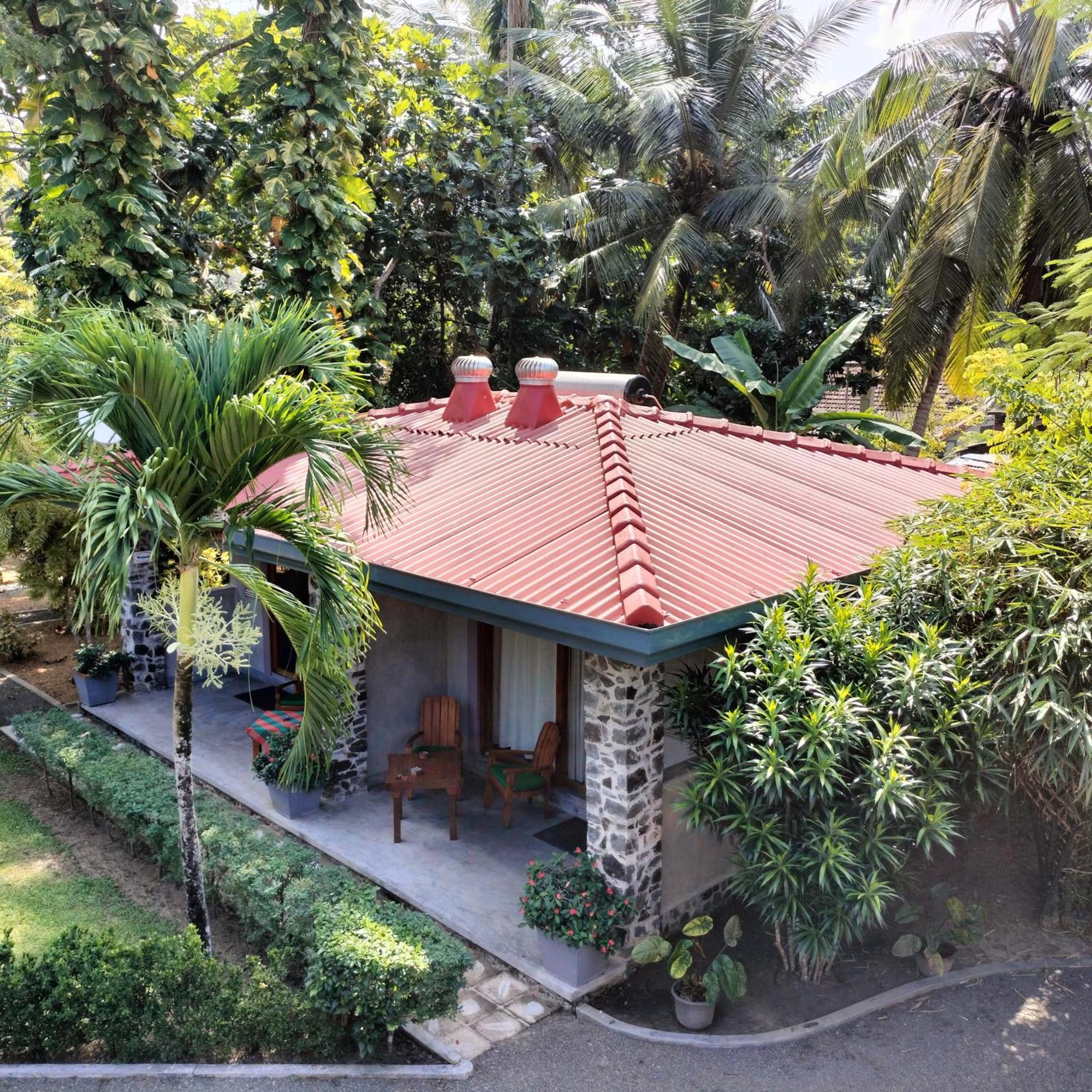 Avalon Village Resort Induruwa Kültér fotó