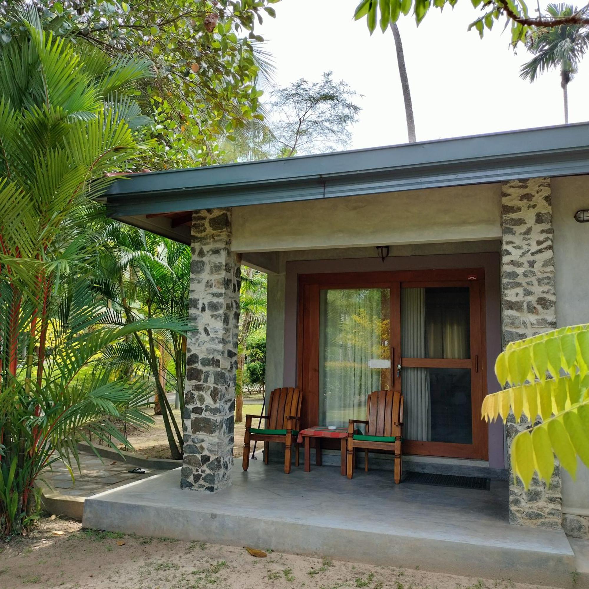 Avalon Village Resort Induruwa Kültér fotó