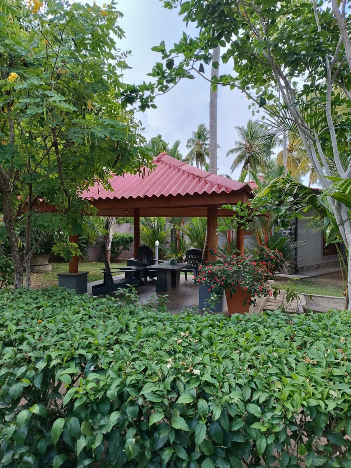 Avalon Village Resort Induruwa Kültér fotó